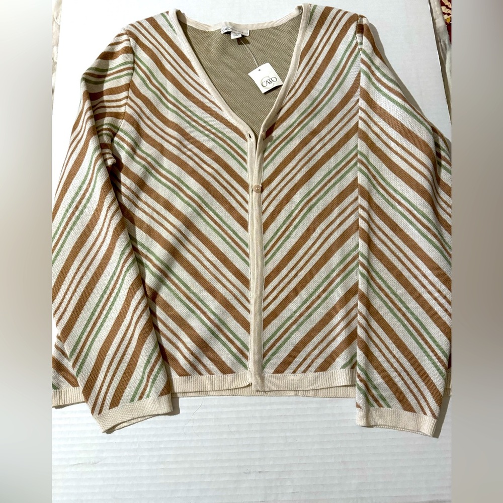 Cardigan button front sweater size XL.J/M Sportswear